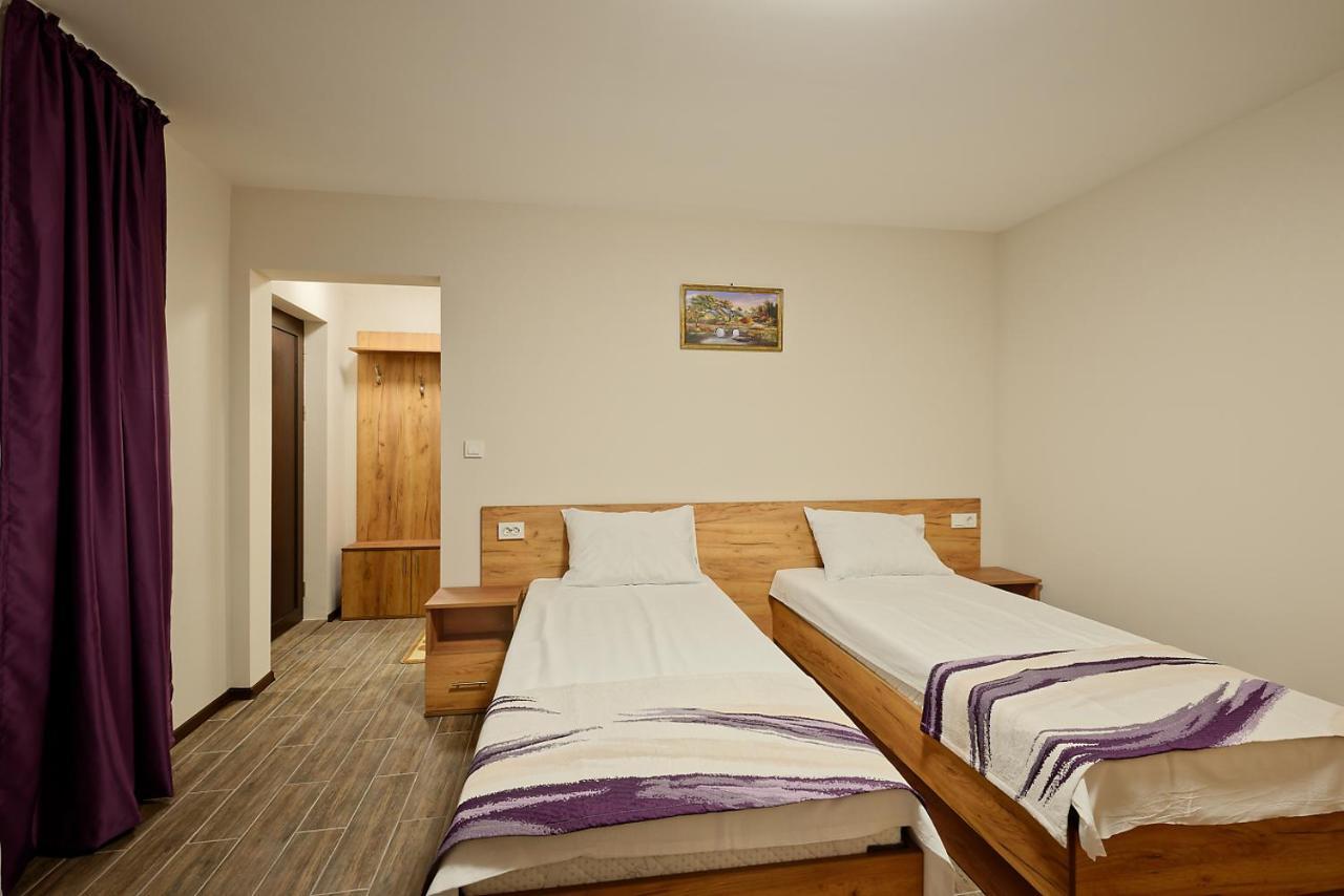 Hotel Комплекс Колонада Hisarya Esterno foto