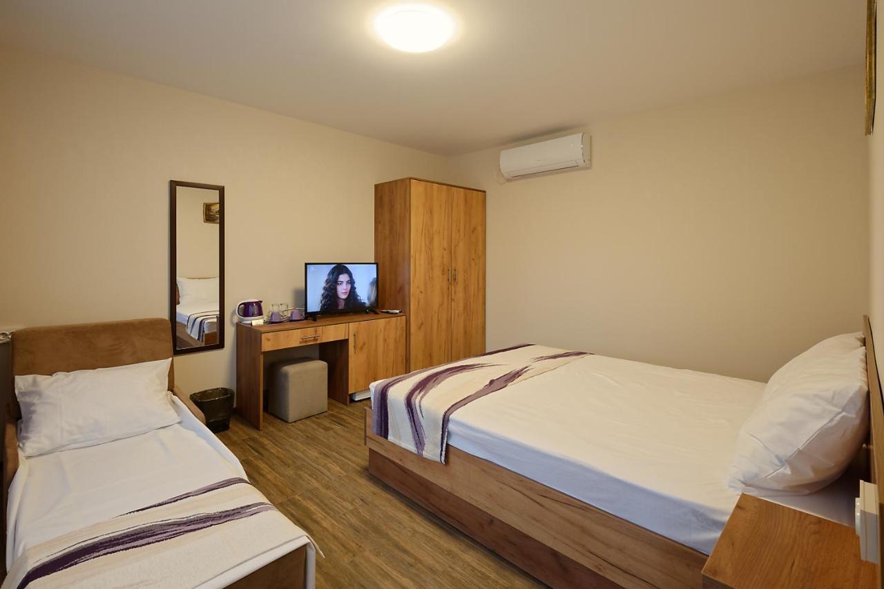 Hotel Комплекс Колонада Hisarya Esterno foto