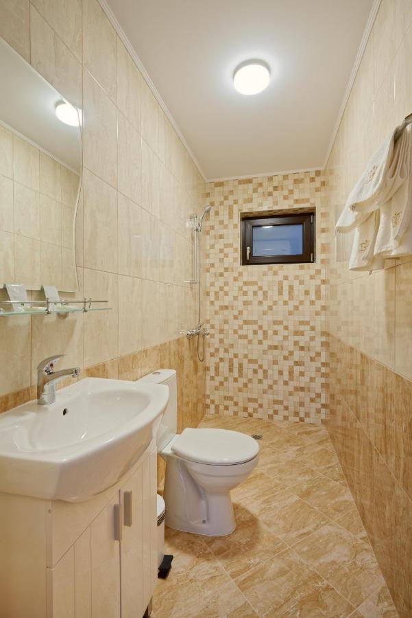 Hotel Комплекс Колонада Hisarya Esterno foto